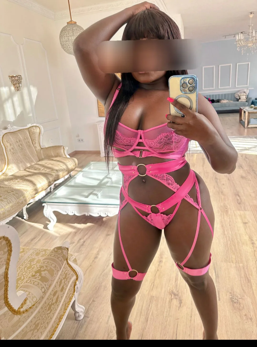 Luna - Escort London